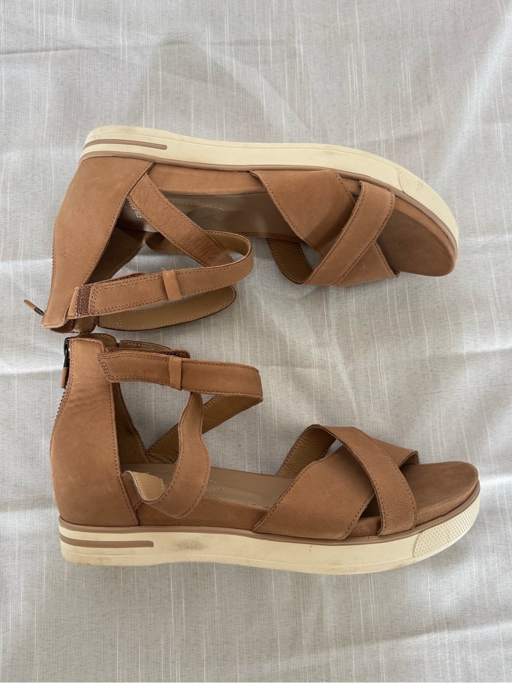 NWOT Eileen Fisher Tan Brown Suede Strappy Platform Sandals Size 9.5